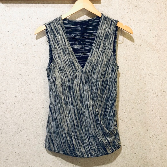 ⭐️5/$25 | BCBG MAX AZRIA | Salt & Pepper Knit Top | XS - Picture 1 of 3